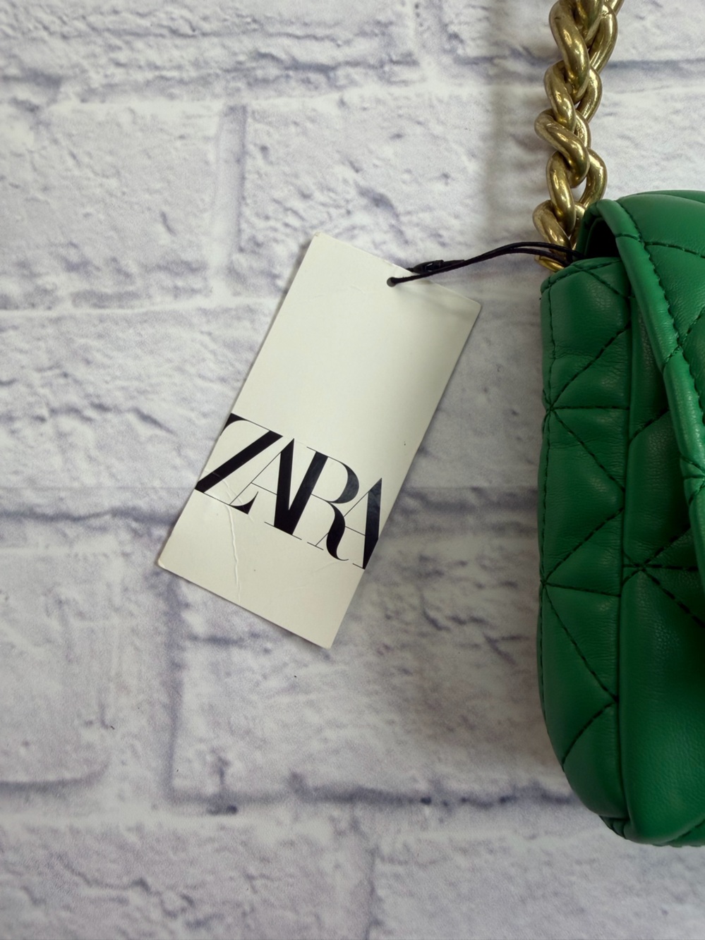 NWT Zara Green Quilted Shoulder Bag with Gold Chain Strap. Statement Bag. - Picture 2 of 8